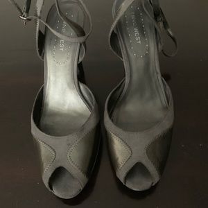 Nine West Suede Peep toe pumps